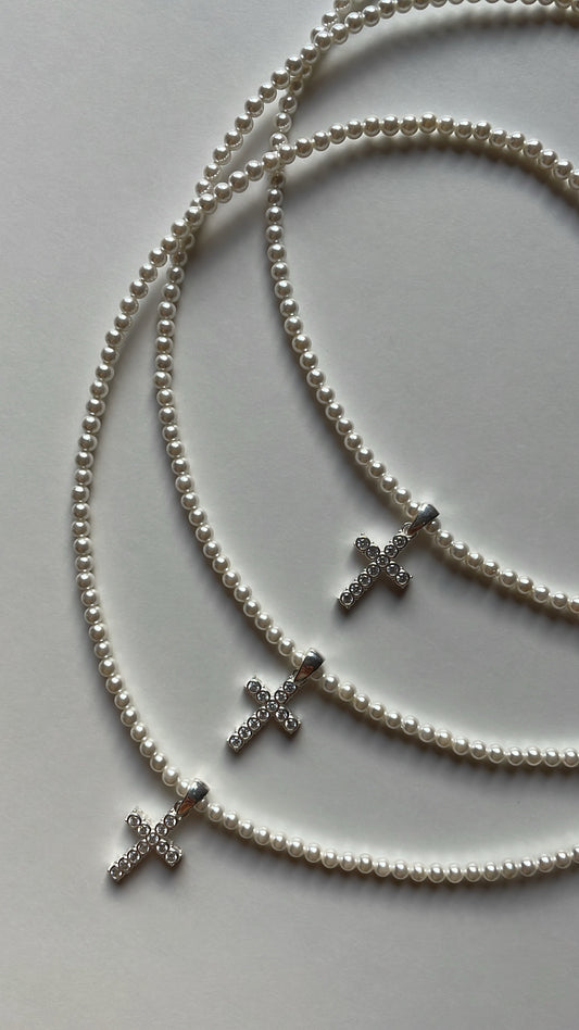 Colier cu perle si pandativ cruce din Argint 925